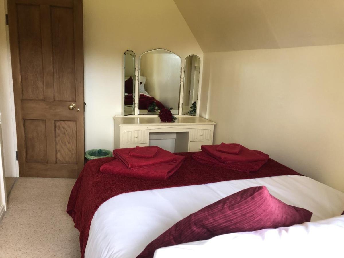 Andoversford Beautiful 3 Bedroomed Cotswolds Farmhouse מראה חיצוני תמונה