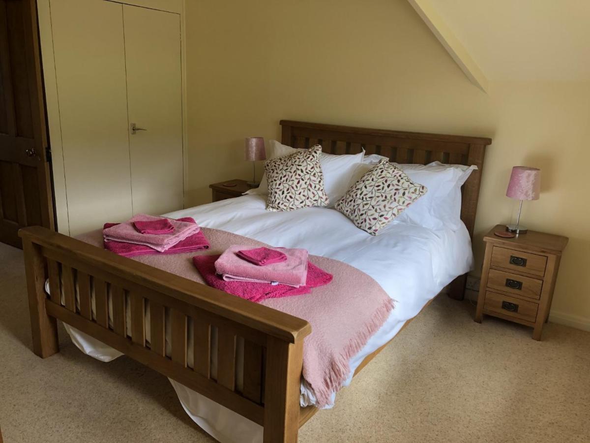 Andoversford Beautiful 3 Bedroomed Cotswolds Farmhouse מראה חיצוני תמונה